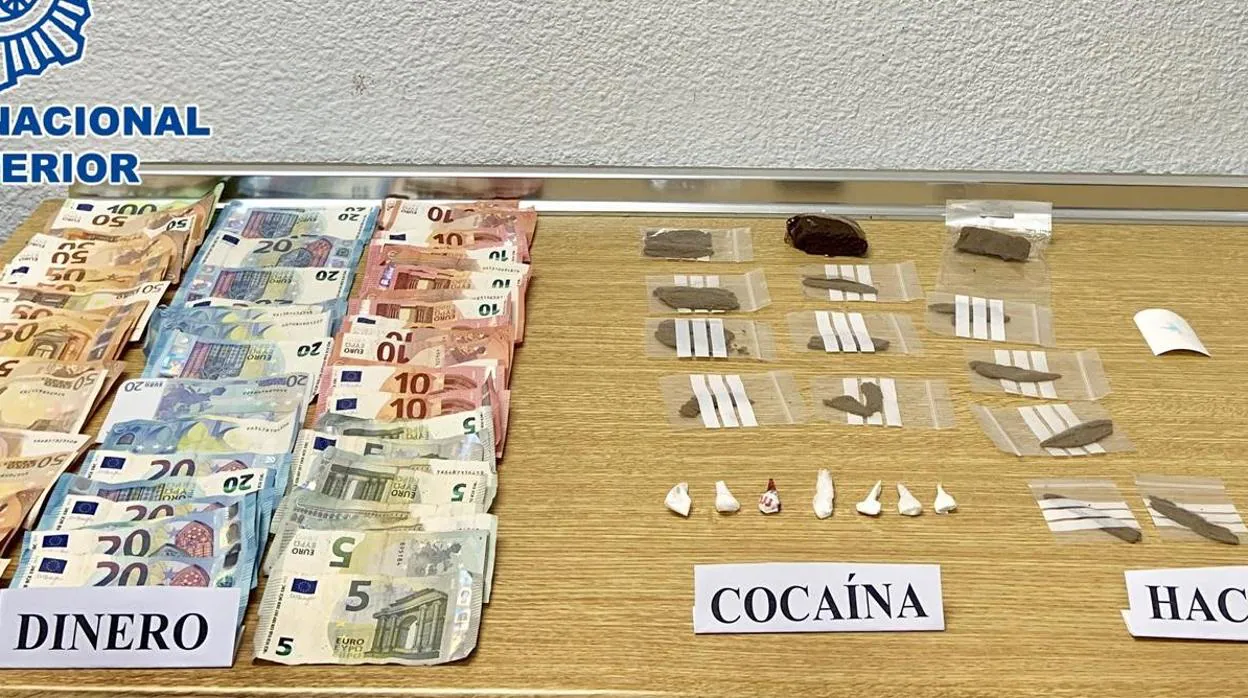 Prisión para la presunta responsable vender cocaína y hachís en un piso de La Línea