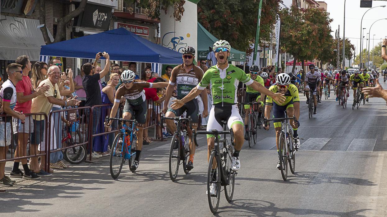 Claudio Clavijo y Benita Catalán vencieron en el 40º Trofeo de Los Palacios