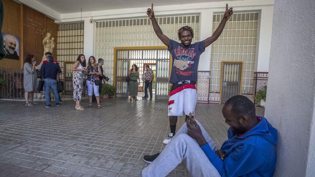Cruz Roja orientará a los 15 migrantes del Open Arms en Chiclana, con 500 plazas actualmente disponibles