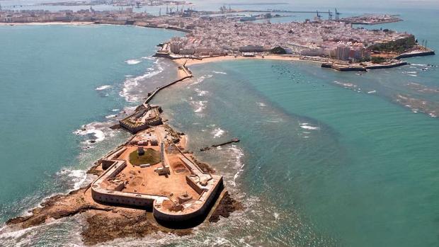 Cs exige responsabilidad al Gobierno central y el Ayuntamiento para salvar el castillo de San Sebastián