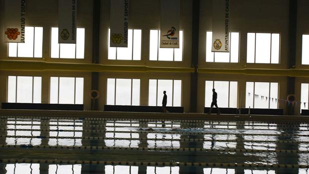 Comienzan las obras en la piscina del Complejo Ciudad de Cádiz para reducir el consumo eléctrico