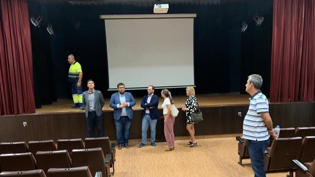 Diputación supervisa las obras de mejora del Teatro Andalucía de Castellar