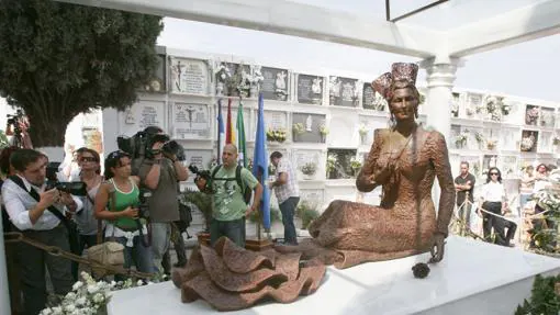 La escultura de Rocío Jurado en Chipiona, su tierra natal.
