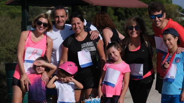 La Marcha Rosa reúne a cientos de personas en Los Toruños para luchar contra cáncer