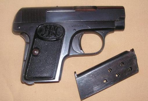 Modelo FN Browning, la pistola que se les ha intervenido.