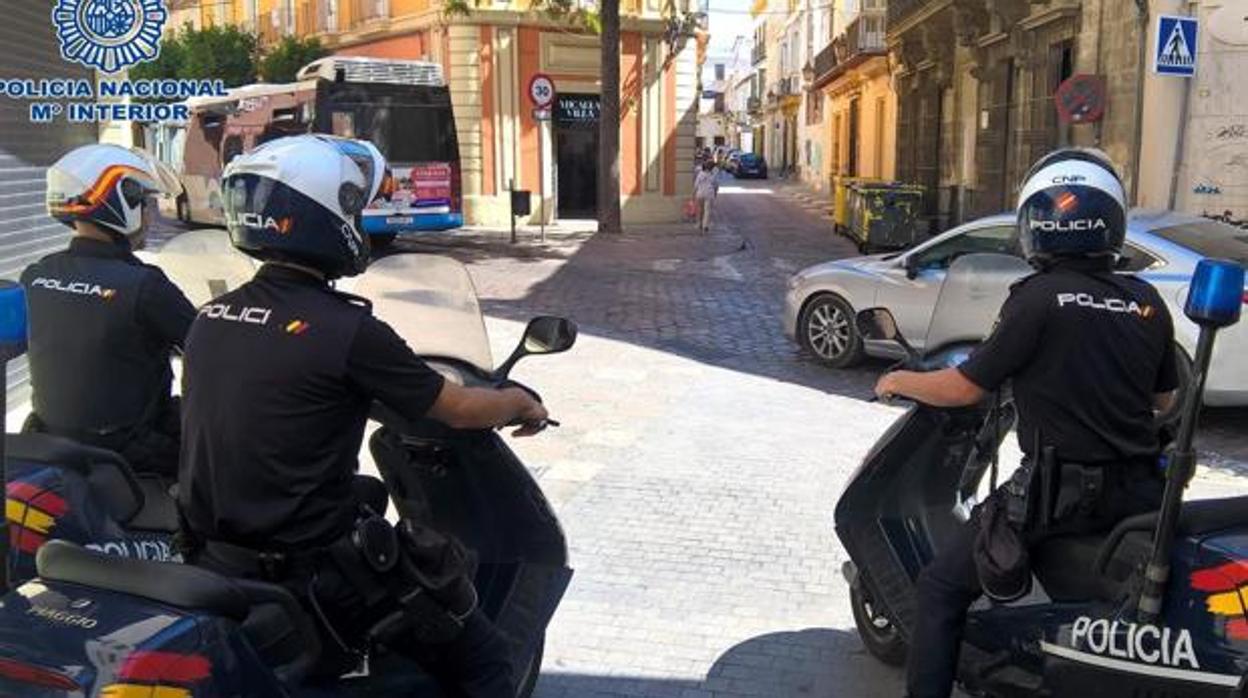 La Policía Nacional ha detenido a trece personas..