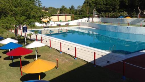 Piscina del conocido camping portuense.