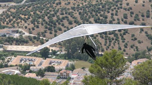 Actividades extremas en Cádiz: salto en paracaídas, vuelo en globo, parapente, barranquismo...