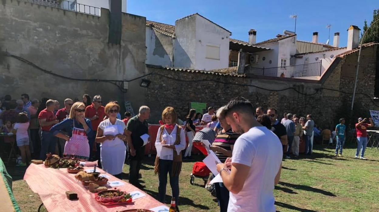 El jurado puntuando las recetas de los concursantes en la edición del año pasado.