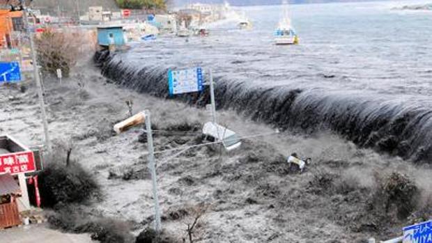 La superviviente al tsunami de Indonesia «indignada» por la ausencia de protocolos en Cádiz frente a maremotos