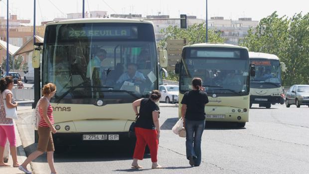 Así funcionarán las líneas metropolitanas de autobuses durante el cambio de hora de este fin de semana