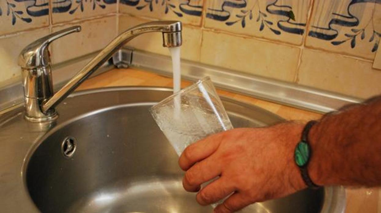 Aljarafesa destina 600.000 euros al pago de veinte mil facturas del agua a las familias desfavorecidas