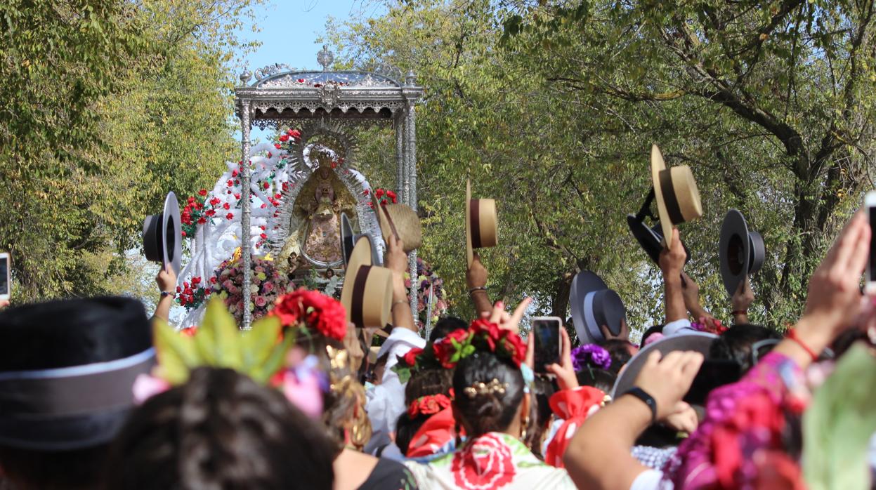 Vivas a Cuatrovitas a escasos metros de alcanzar su ermita