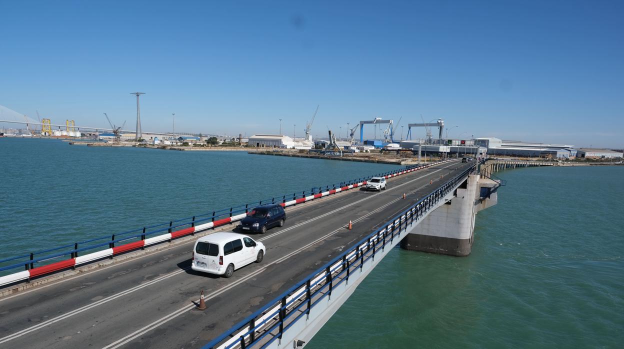 Los ciclistas piden conectar Puerto Real y Cádiz con carril-bici