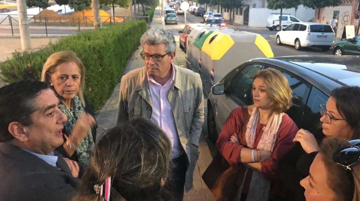 Ricardo Tarno durante una visita al municipio aljarafeño de Bormujos