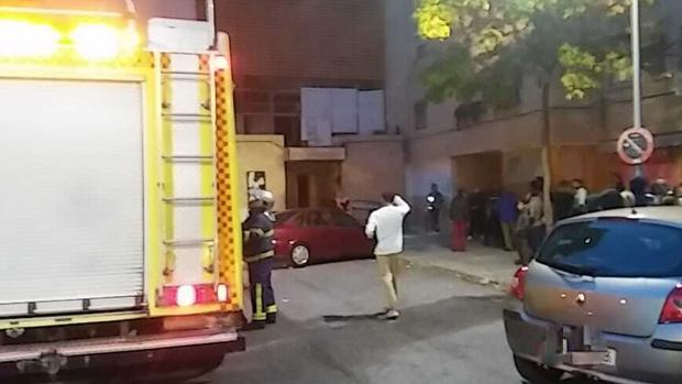 Dos menores tienen que ser rescatados tras el incendio de un cuarto de contadores en Jerez