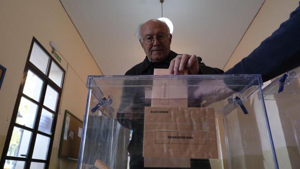 Hasta las dos de la tarde han votado en Cádiz el 33,95% de los electores