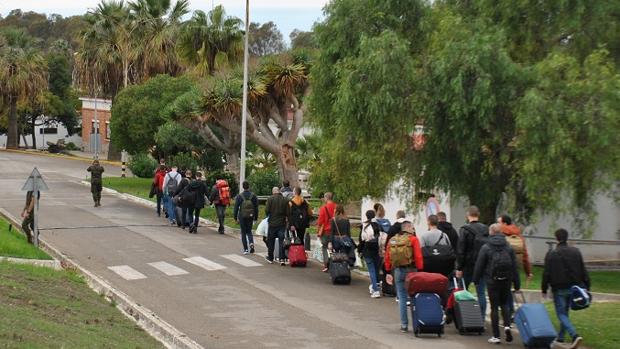 Casi un millar de alumnos inician su formación para ser soldados en Camposoto