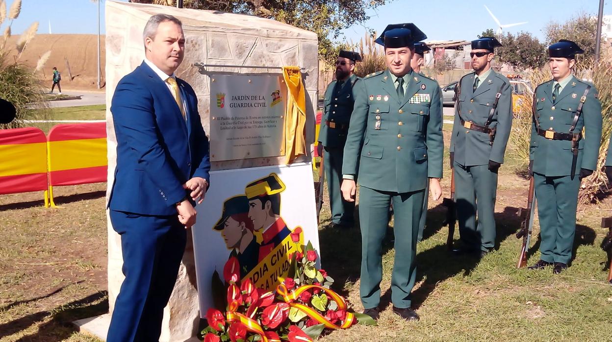 Paterna de Rivera homenajea a la Guardia Civil