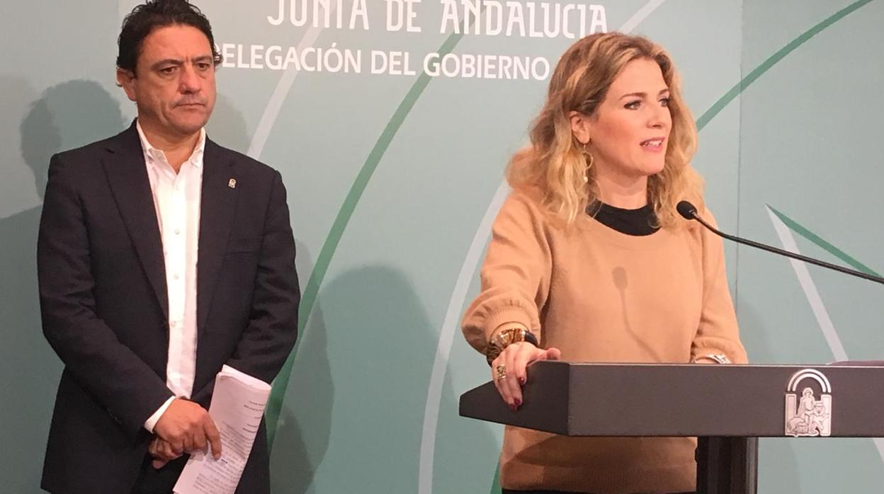 La delegada del Gobierno, Ana Mestre, esta mañana en una rueda de prensa.