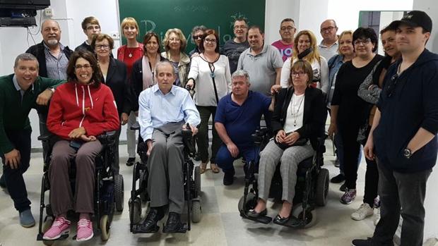 Las sesiones de rehabilitación sin aprovechar por los enfermos de esclerosis múltiple en Cádiz