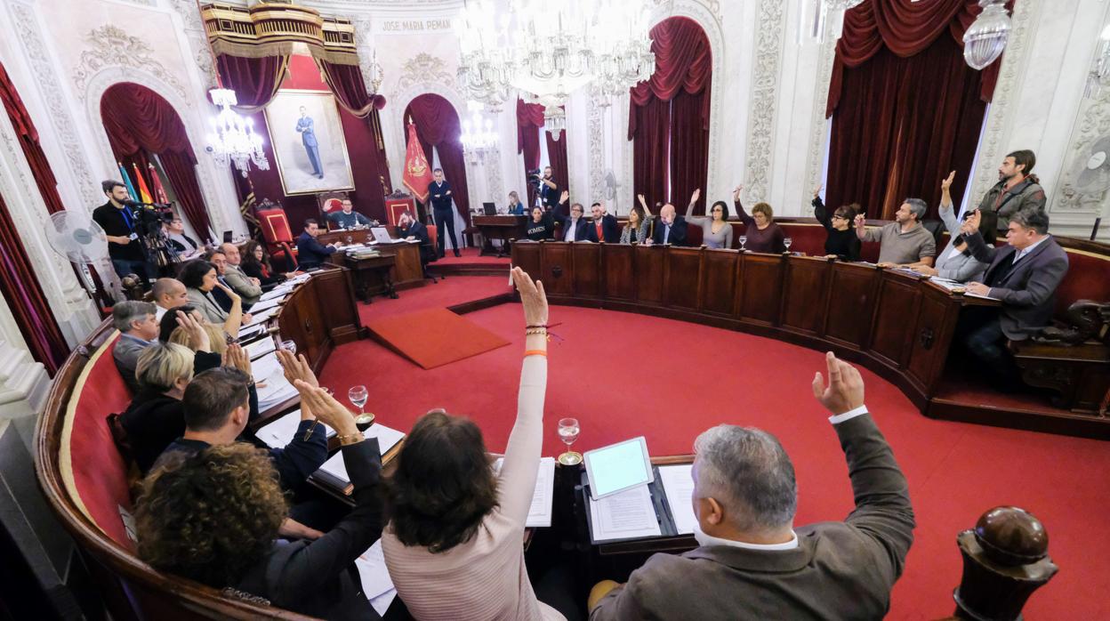 El Ayuntamiento publica el nuevo reparto de tareas de tres concejales del equipo de Gobierno