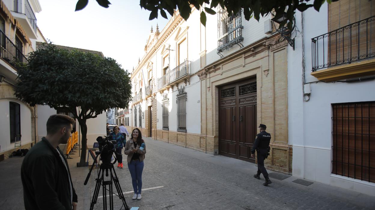 Sede de los juzgados de Écija, localidad donde convivían víctima y acusado durante su relación