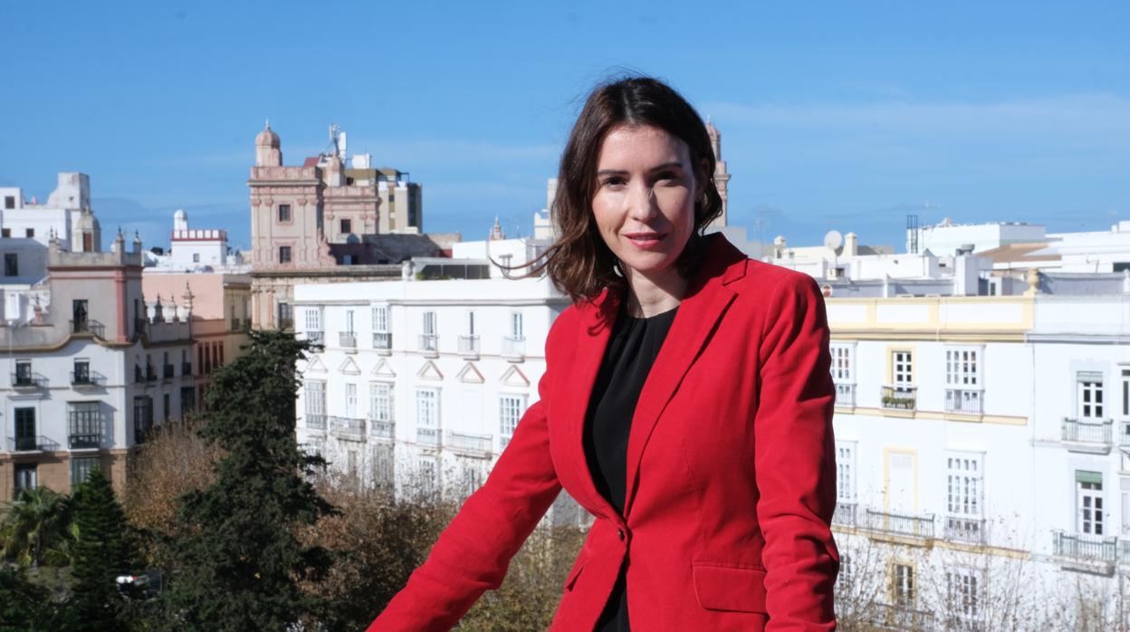 La directora general de políticas migratorias, María del Mar Ahumada, en la Delegación del Gobierno en Cádiz.