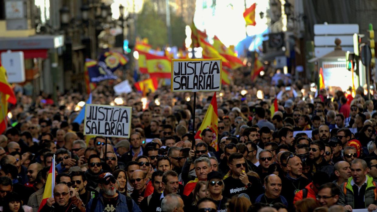 La equiparación salarial para policías y guardias civiles llega a la Diputación de Cádiz