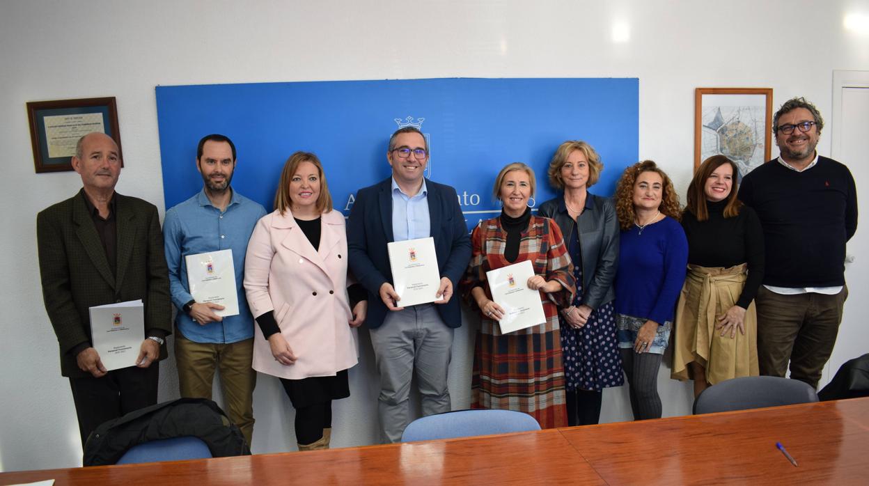 El Ayuntamiento de Los Palacios se pone al día con sus trabajadores tras llegar a adeudarles ocho nóminas