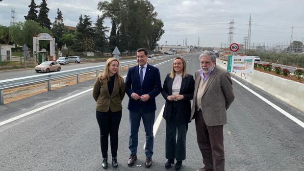 Juanma Moreno inaugura el desdoble de la carretera de Alcalá a Dos Hermanas iniciado hace nueve años