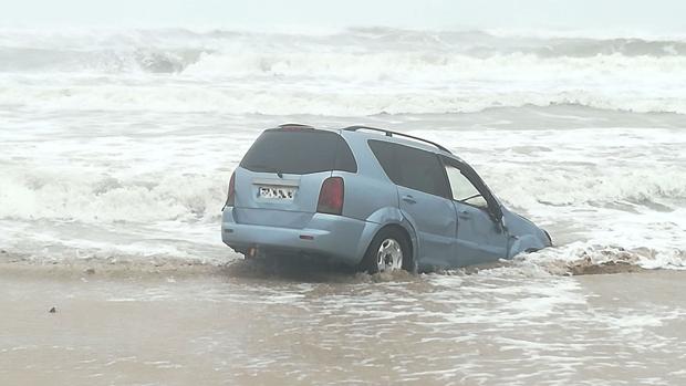 'Elsa' atrae a las playas de Cádiz a los narcos