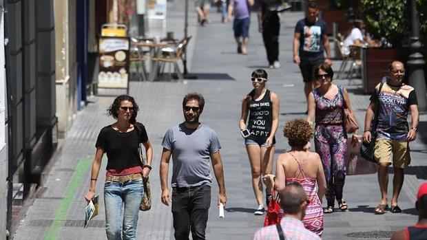 Cádiz pierde mil habitantes en un año: casi tres por día