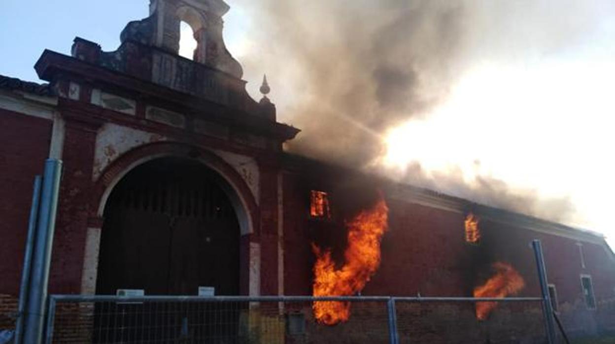 Fuego en la hacienda Ibarburu de Dos Hermanas, ocurrido este pasado mes de mayo