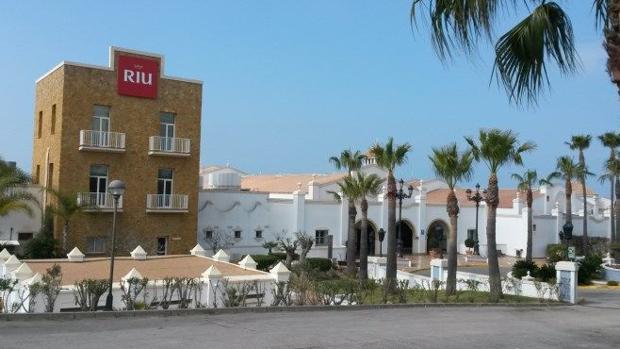 El juez absuelve al menor acusado de matar a su madre en Chiclana