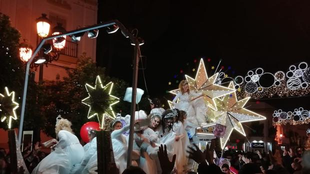 Y la ilusión volvió a desbordar a Utrera con más de 20.000 personas disfrutando de la Cabalgata de Reyes Magos