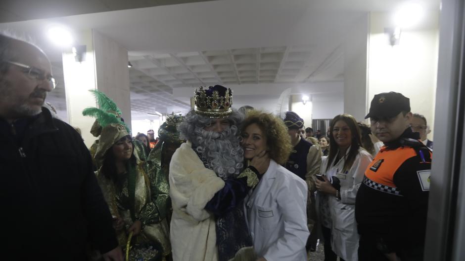 Los Reyes Magos visitan el Hospital Puerta del Mar