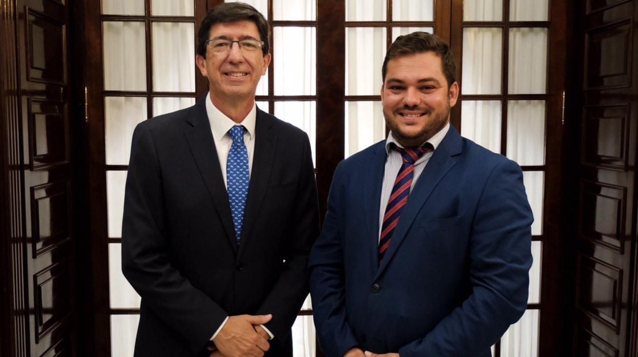 Juan Marín, vicepresidente y consejero de Turismo de la Junta y Miguel Rodríguez, delegado de Turismo en Cádiz.