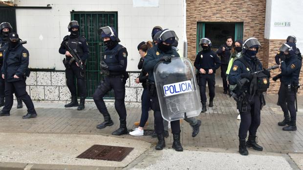 Un año de una lucha policial constante en Cádiz