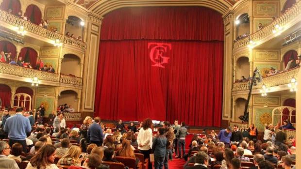 DIRECTO: Sigue la segunda sesión de preliminares del Carnaval de Cádiz en el Falla