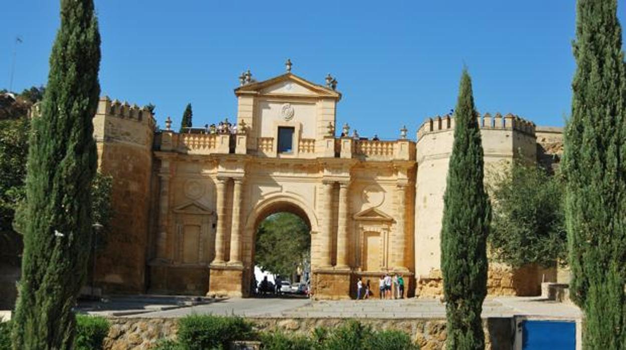 La puerta de Córdoba es uno de los grandes atractivos que posee el patrimonio cultural de Carmona