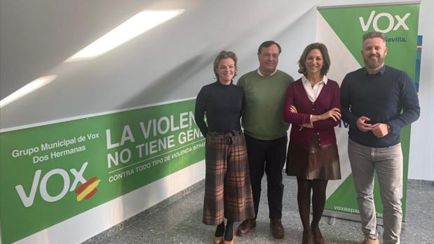 Estudian acciones legales contra el PSOE tras decir que «Vox quiere que la gente acabe en cámaras de gas»