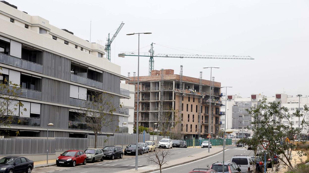 Varias promociones en construcción en la zona del Nuevo Bulevar de Mairena del Aljarafe