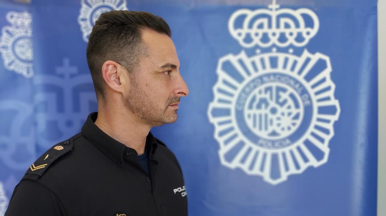 El agente lleva 15 años en el Cuerpo Nacional de Policía