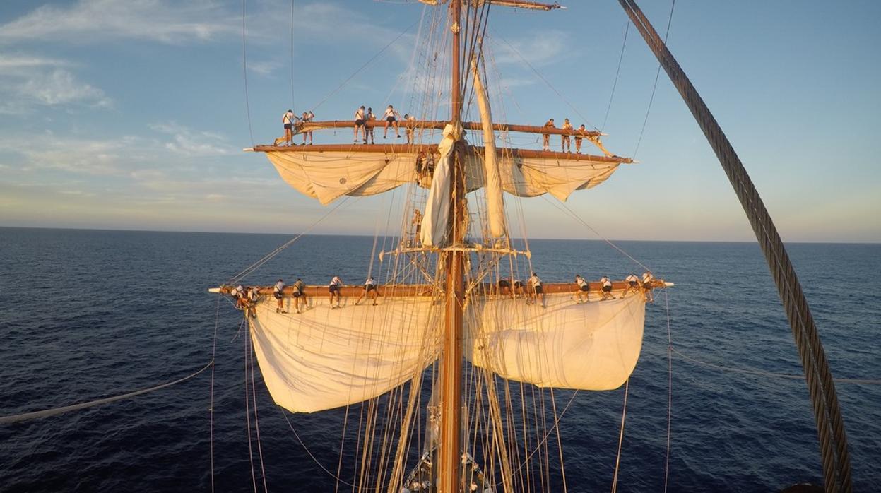 El Juan Sebastián de Elcano hace escala en Recife, la segunda ciudad más grande de Brasil