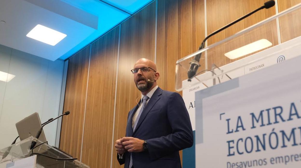 FOTOS: Javier Herrador, en &#039;La Mirada económica&#039; de La Voz de Cádiz y ABC