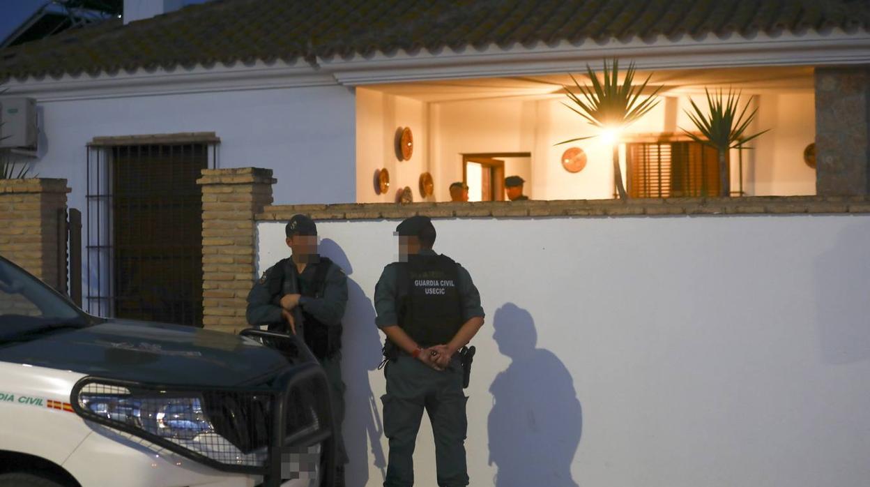 La Guardia Civil en una operación en 2019 en Sanlúcar de Barrameda.