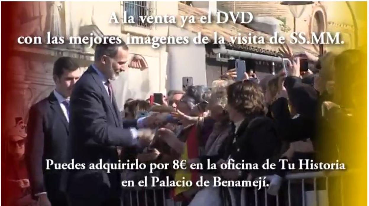 Una captura del vídeo promocional donde se anuncia la venta del DVD de la visita de los Reyes de España a Écija