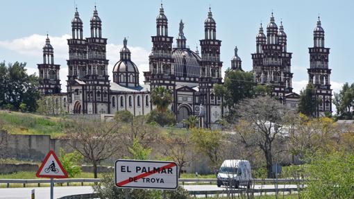 La basílica de El Palmar de Troya