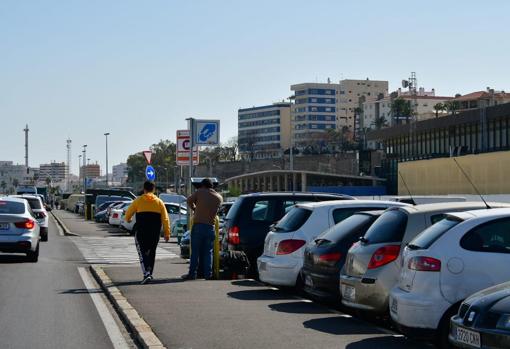 La bolsa de aparcamiento de la Avenida de Astilleros habilita plazas de zona naranja